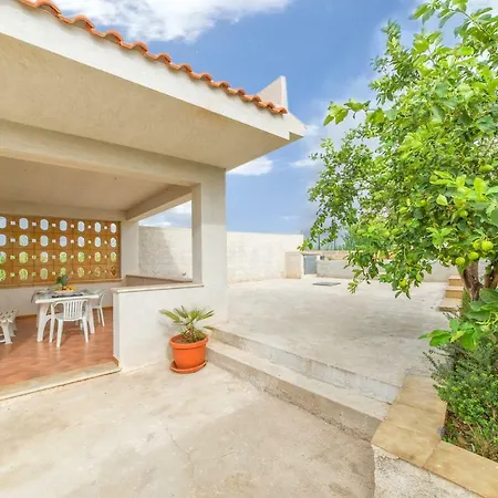 Villa Selinunte's *